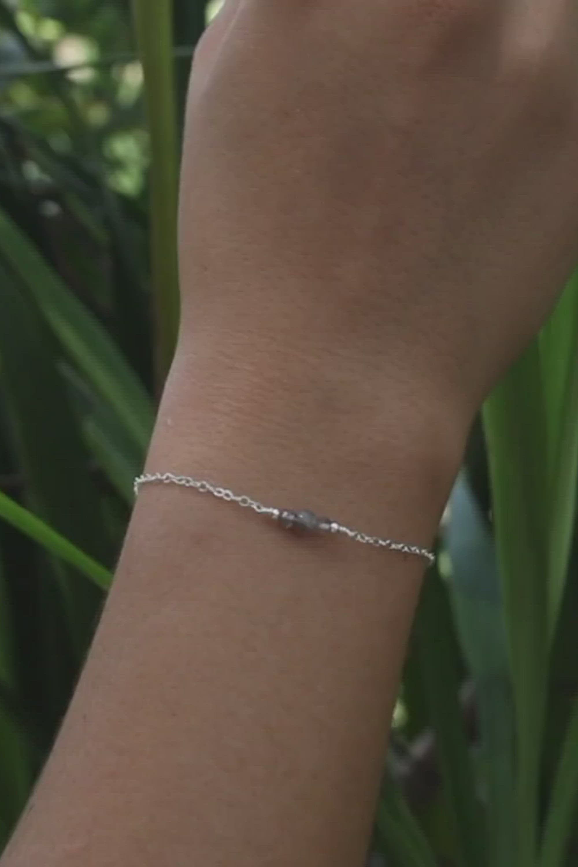 Dainty Labradorite Gemstone Bracelet