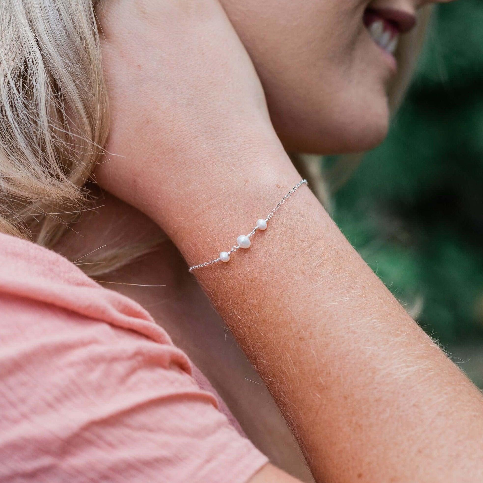 White Freshwater Pearl Beaded Chain Bracelet - White Freshwater Pearl Beaded Chain Bracelet - 14k Gold Fill - Luna Tide Handmade Crystal Jewellery